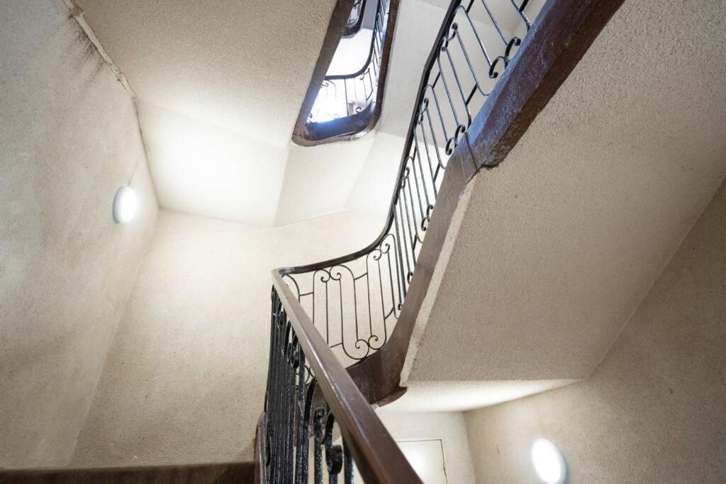 La Veilleuse - Appartement Au Coeur Du Centre Ville Limoges Buitenkant foto